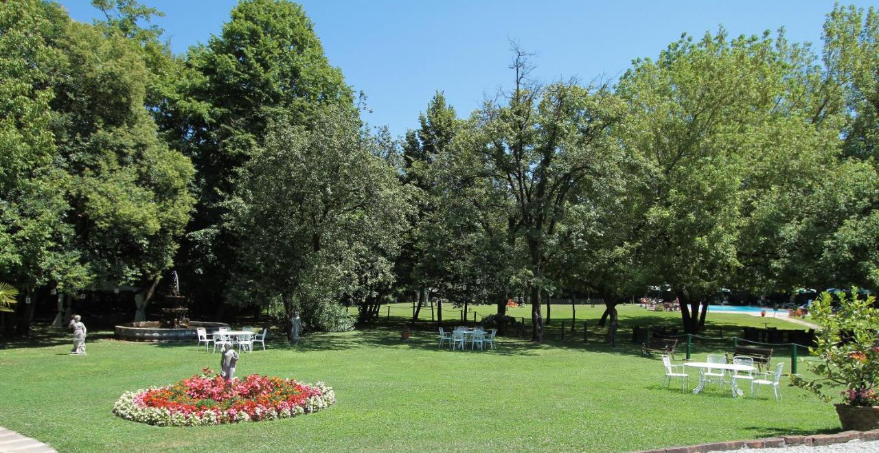 Hotel Villa Luppis Pasiano Di Pordenone Екстер'єр фото