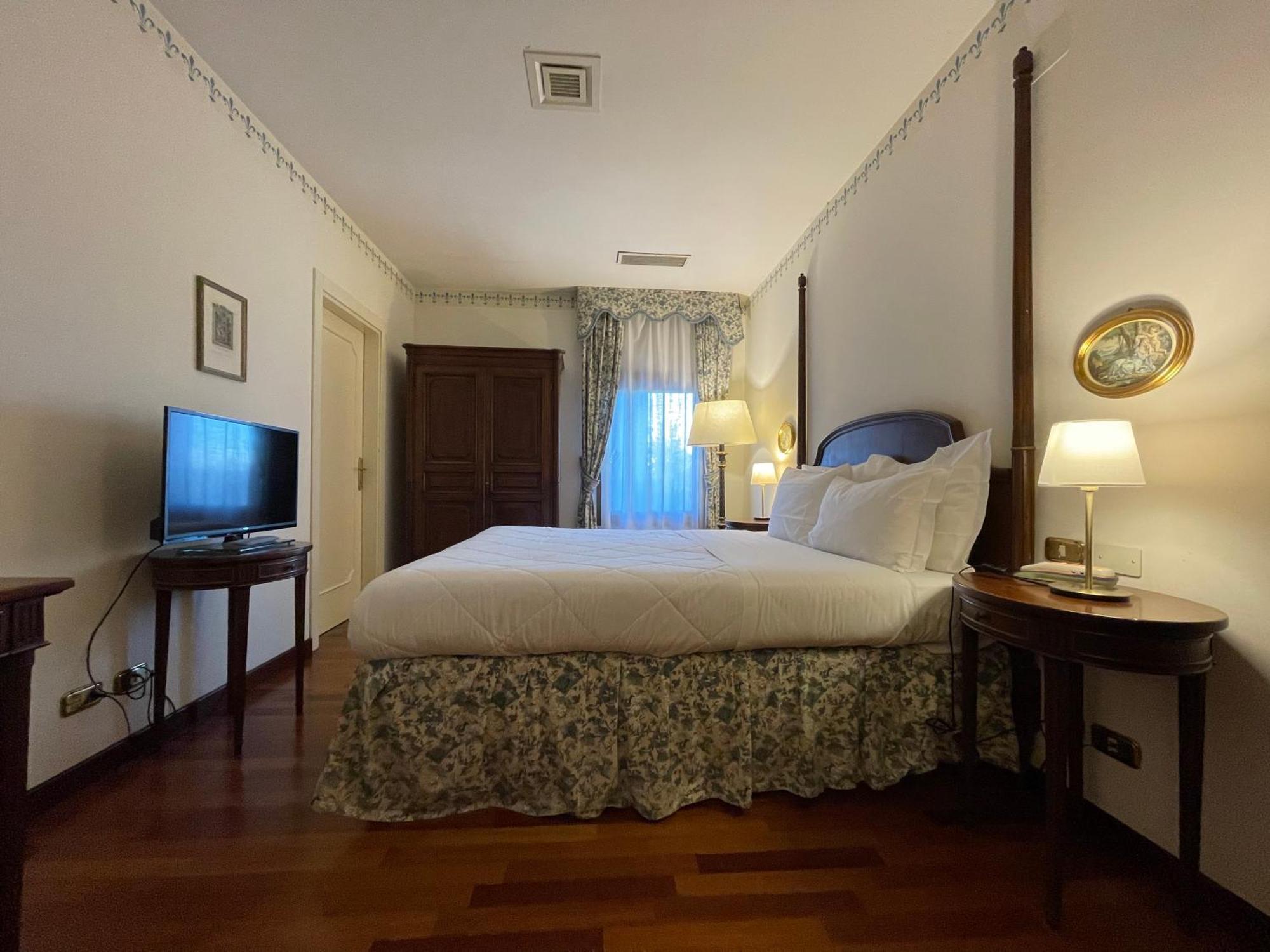 Hotel Villa Luppis Pasiano Di Pordenone Екстер'єр фото